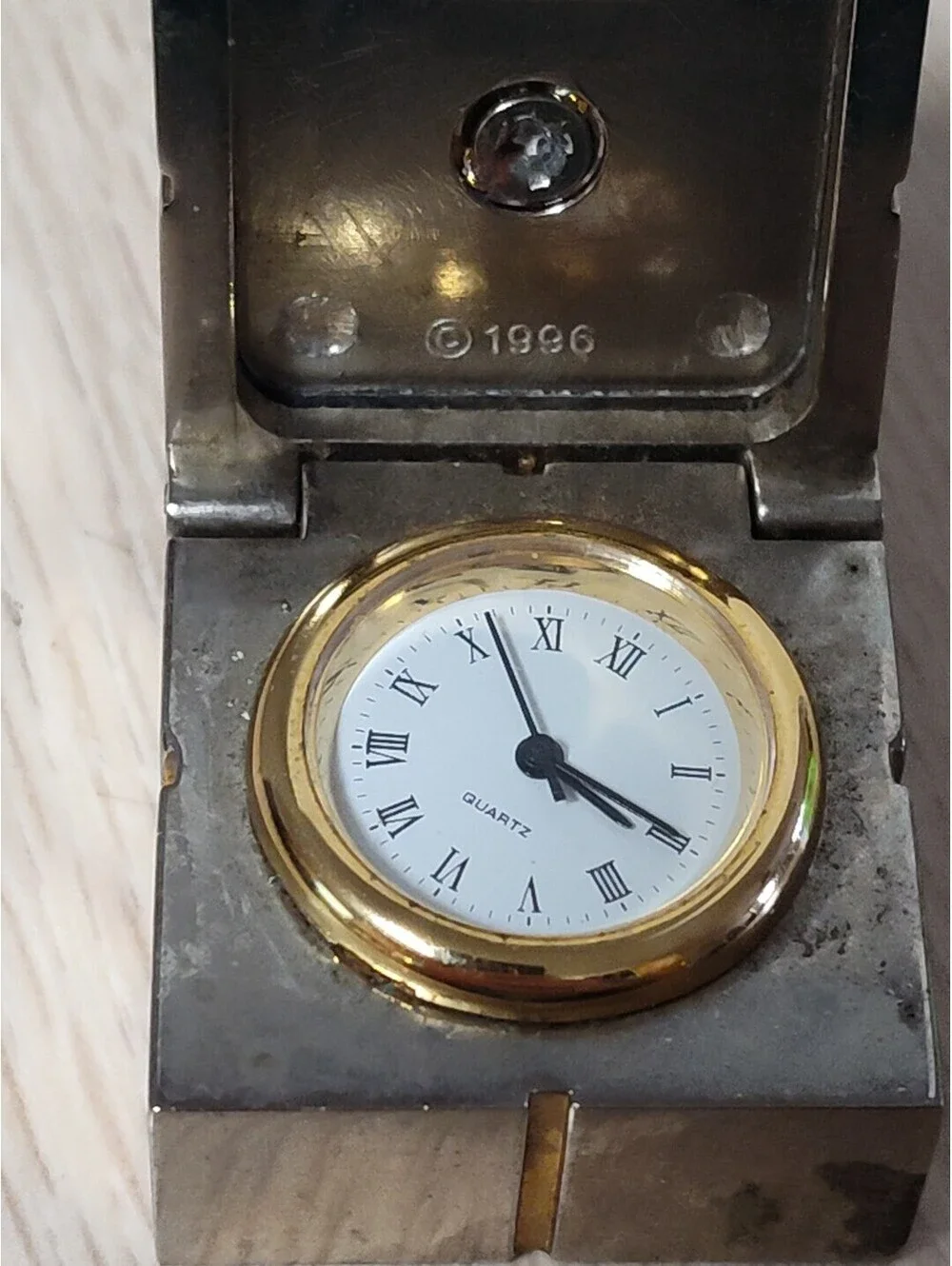 Small Vintage (CL-X15A) 1996 Flip Top Present Box Roman Numeral Clock ..